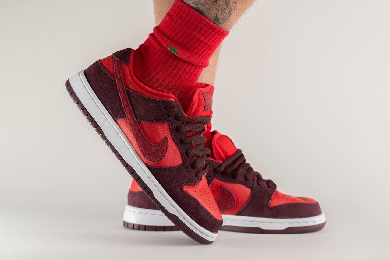 Nike SB Dunk Low Cherry